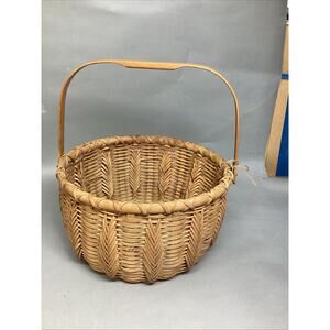 Vintage Oval Woven Basket With Handle - 13x11.5x7”